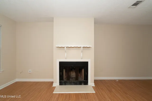 $1,200 | 20111 Daugherty Road, Unit A, Long Beach, MS 39560