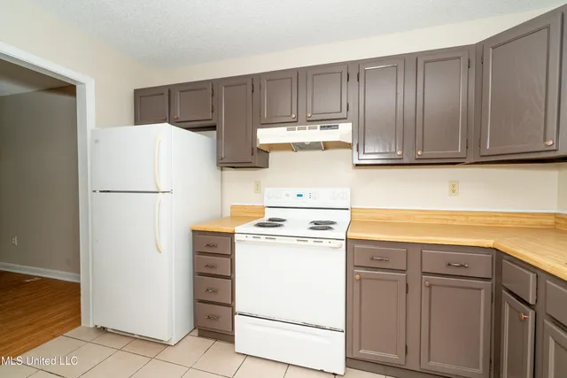 $1,200 | 20111 Daugherty Road, Unit A, Long Beach, MS 39560