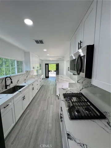 $2,999,999 | 5230 Seville Avenue, Encino, CA 91316