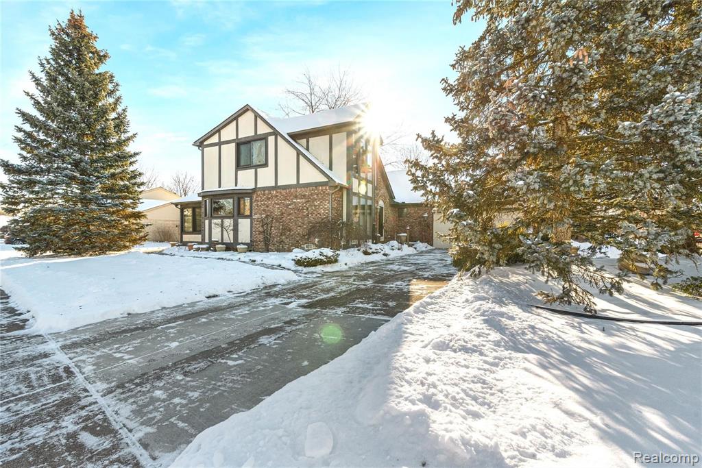 21565 Hall Road Woodhaven, MI 48183 - Photo 38 of 42