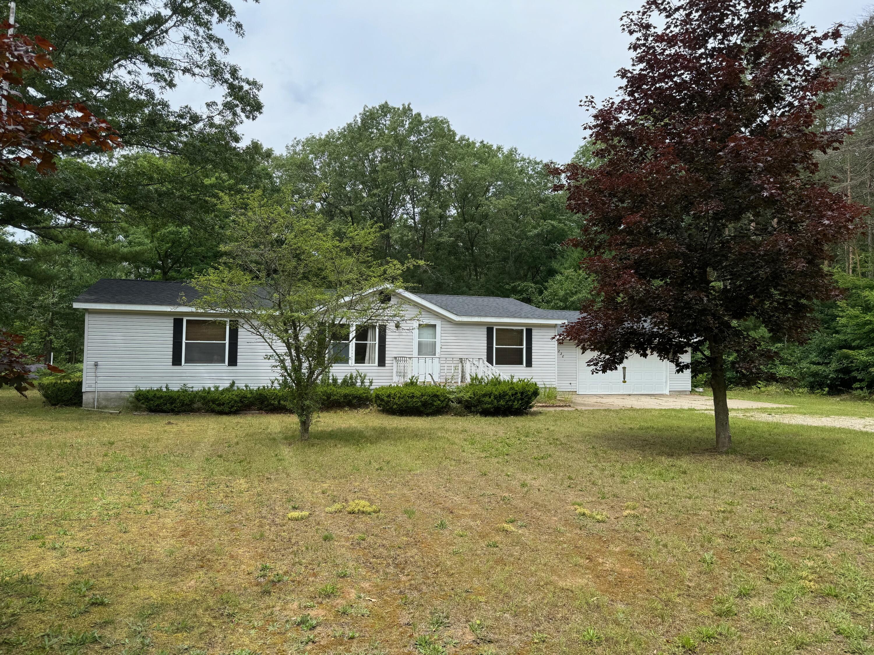 1230 Seaman Road Wellston, MI 49689 - Photo 2 of 36 IMG_5443