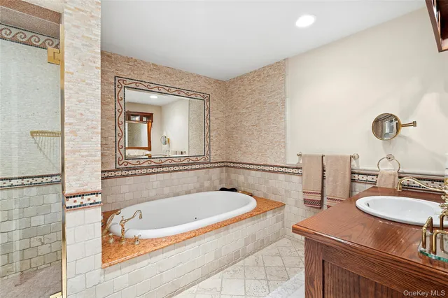 $2,700,000 | 8 East Ridge Court, Westhampton, NY 11977