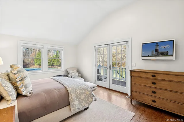 $2,700,000 | 8 East Ridge Court, Westhampton, NY 11977