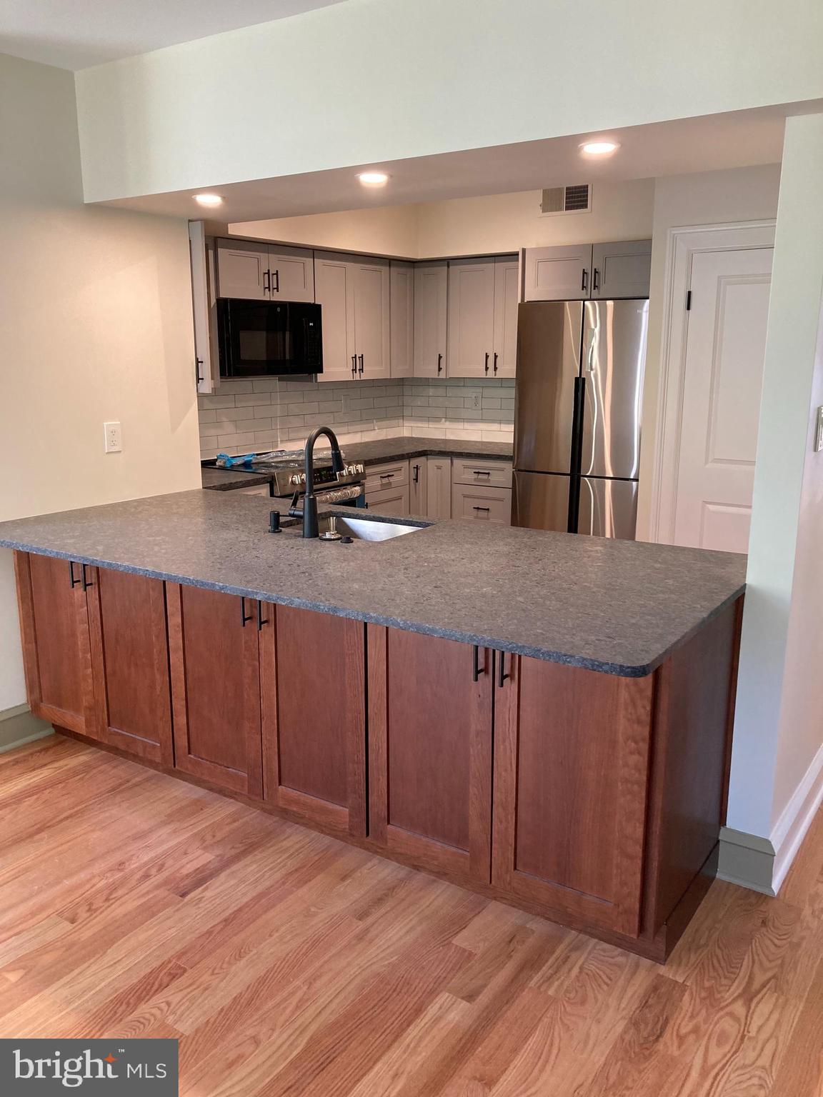 115 Roumfort Road, Unit 13 Philadelphia, PA 19119 - Photo 12 of 27