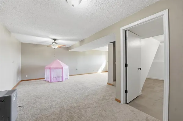 $315,000 | 1305 Stonecrest Drive, Kearney, MO 64060