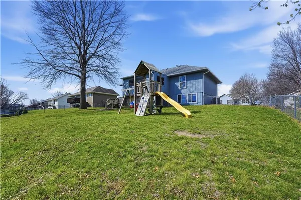 $315,000 | 1305 Stonecrest Drive, Kearney, MO 64060