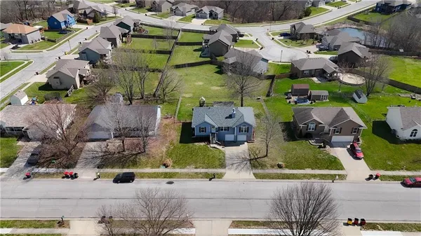 $315,000 | 1305 Stonecrest Drive, Kearney, MO 64060
