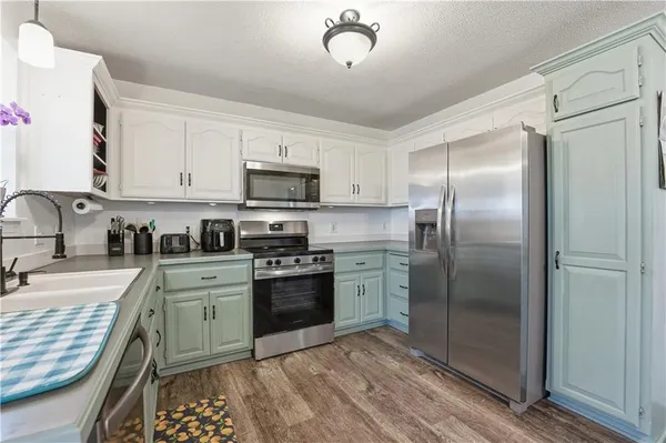 $315,000 | 1305 Stonecrest Drive, Kearney, MO 64060