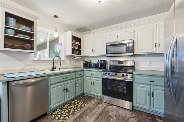 $315,000 | 1305 Stonecrest Drive, Kearney, MO 64060