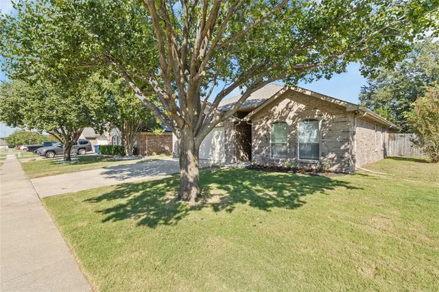 $280,000 | 616 Kriston Drive, Azle, TX 76020