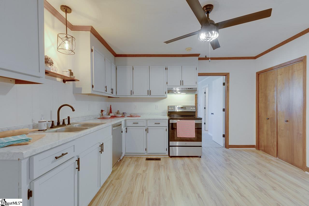 197 Edinburgh Lane Easley, SC 29640 - Photo 16 of 25 Gallery Image 16