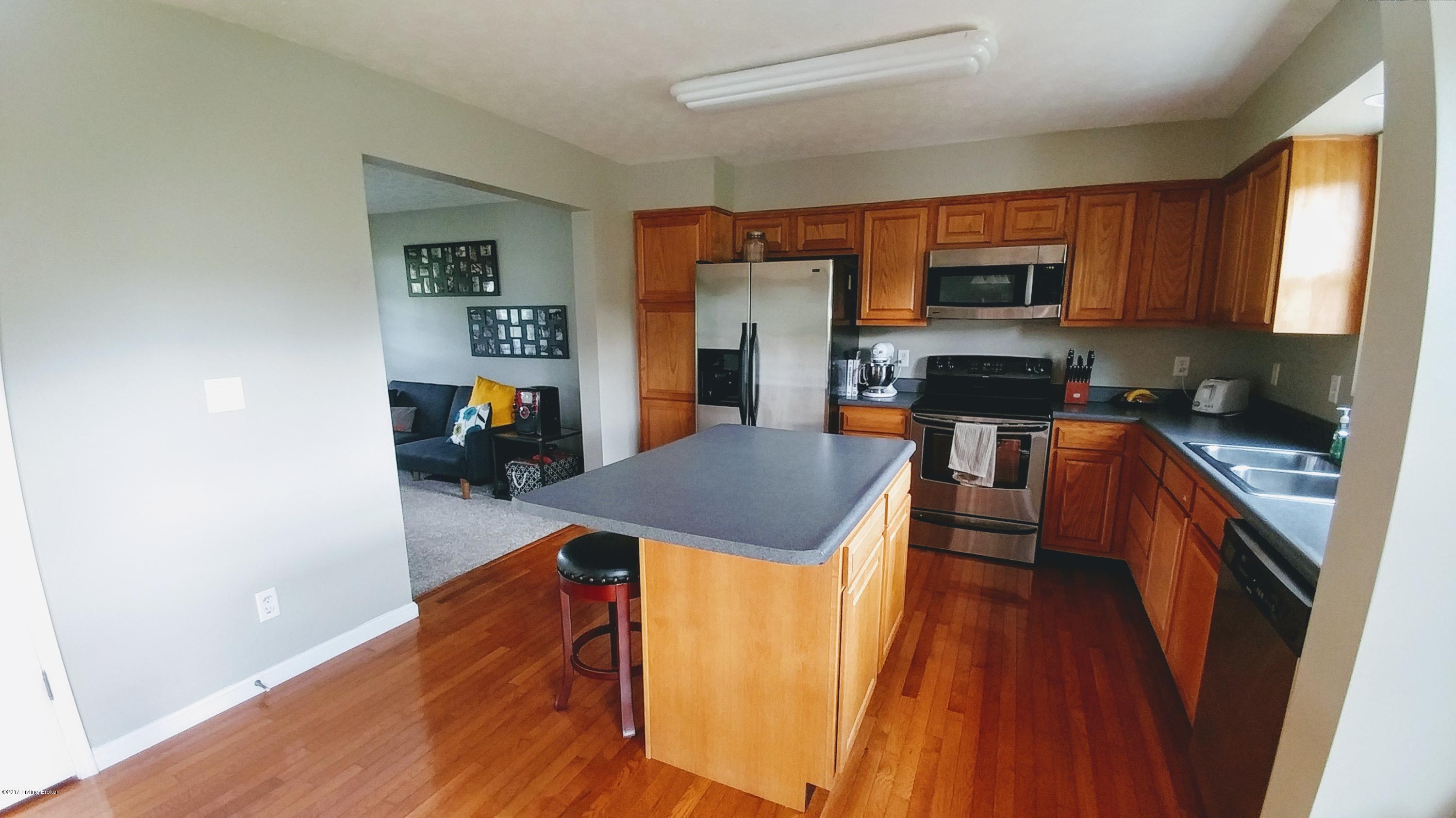 670 Paul Harned Road Lebanon Junction, KY 40150 - Photo 7 of 31 Kitchen