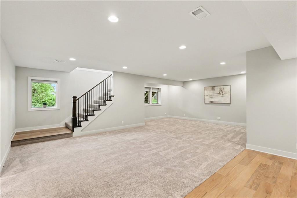 8193 Valley Road Lenexa, KS 66220 - Photo 19 of 36