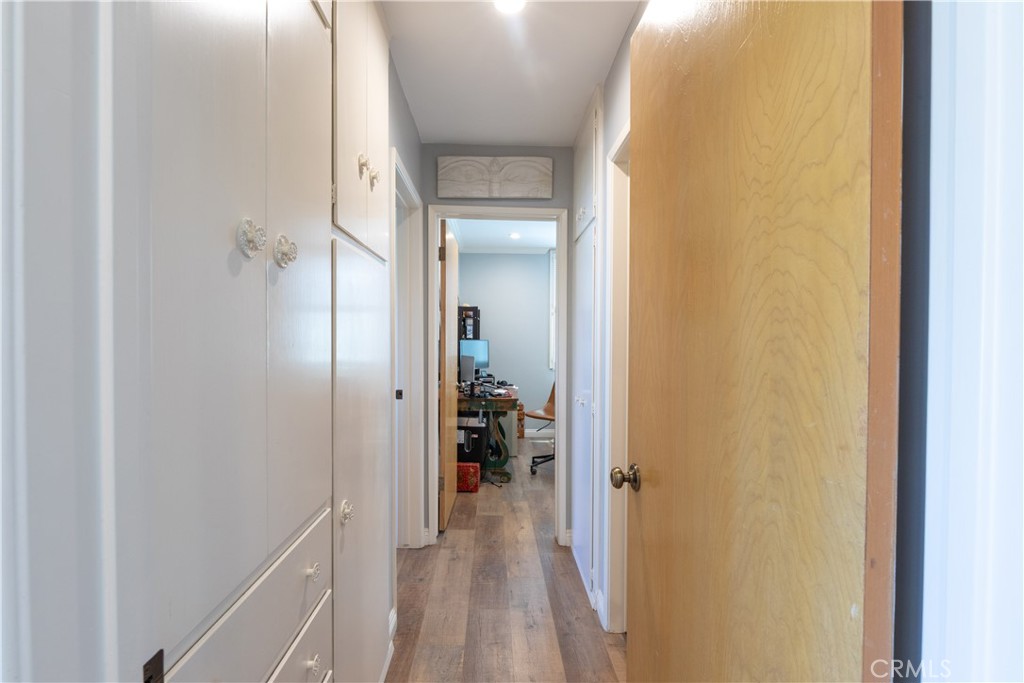 2772 2nd Street, Unit 2G Long Beach, CA 90803 - Photo 16 of 53 a view of a hallway with wooden floor