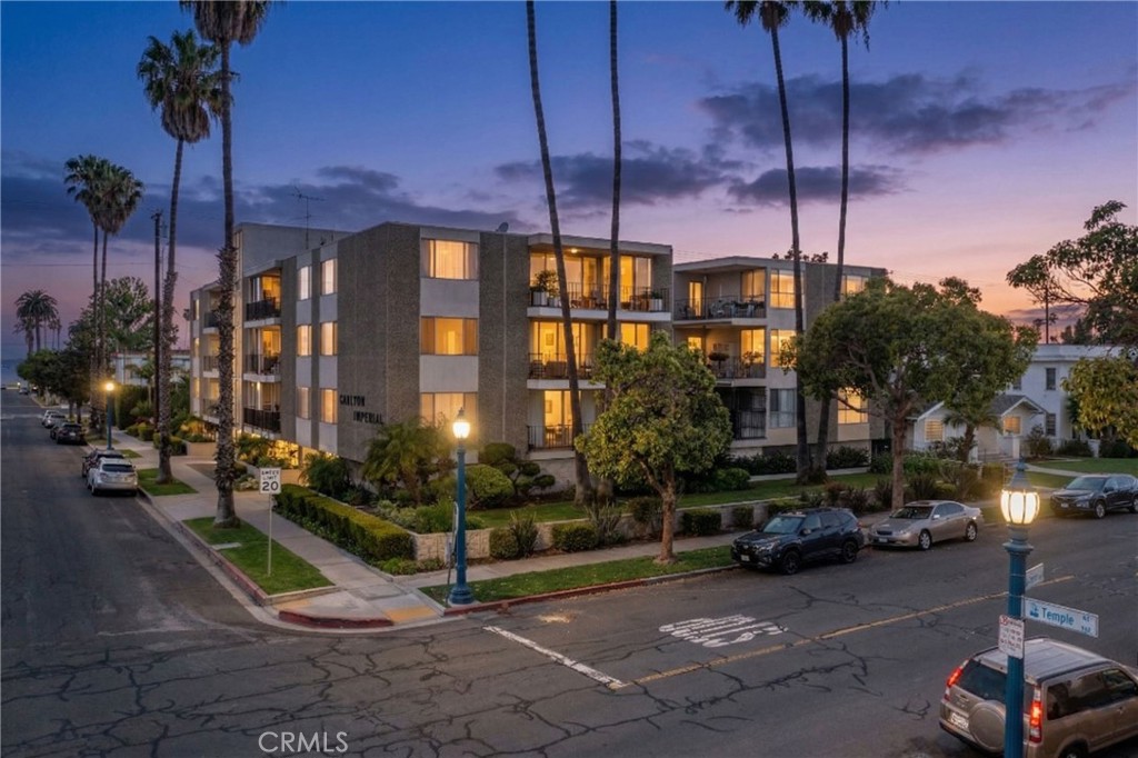 2772 2nd Street, Unit 2G Long Beach, CA 90803 - Photo 32 of 53 a view of a street with cars