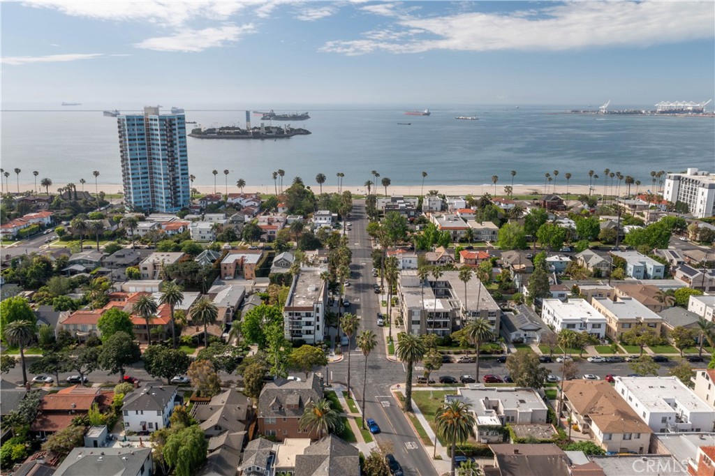 2772 2nd Street, Unit 2G Long Beach, CA 90803 - Photo 40 of 53 an aerial view of a city