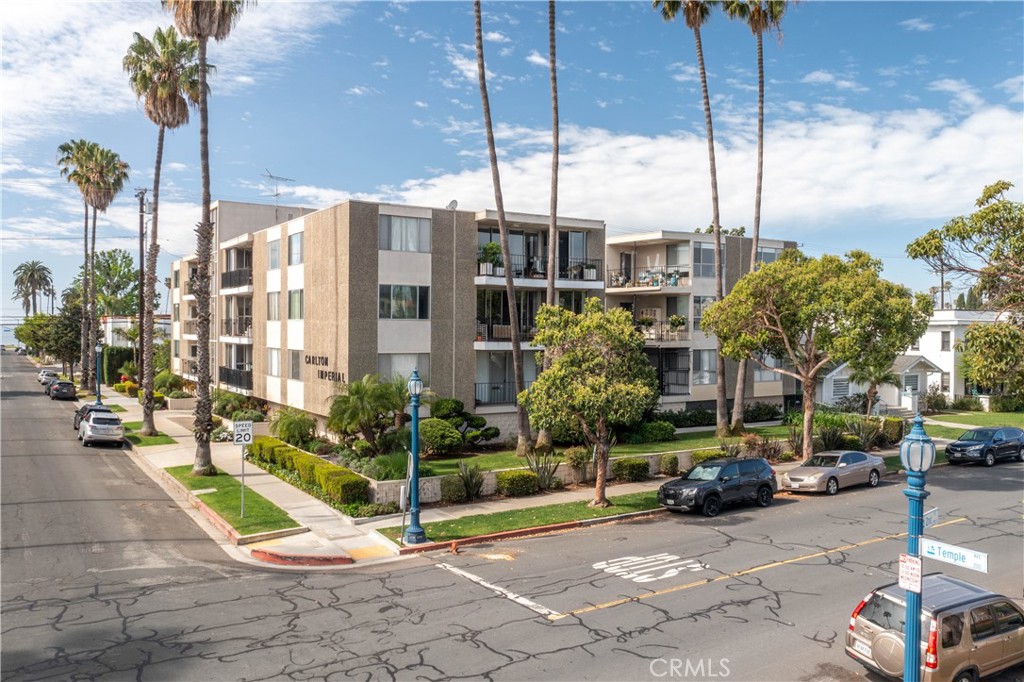 2772 2nd Street, Unit 2G Long Beach, CA 90803 - Photo 43 of 53 a view of a city street lined with tall buildings