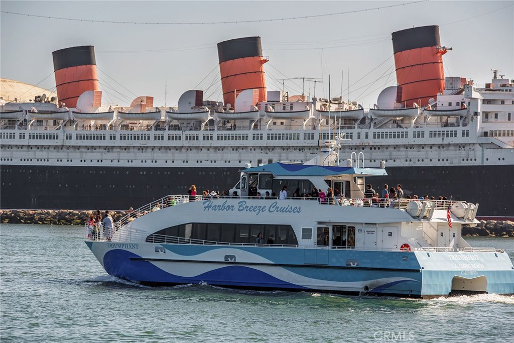 2772 2nd Street, Unit 2G Long Beach, CA 90803 - Photo 50 of 53 a front view of house with outdoor space