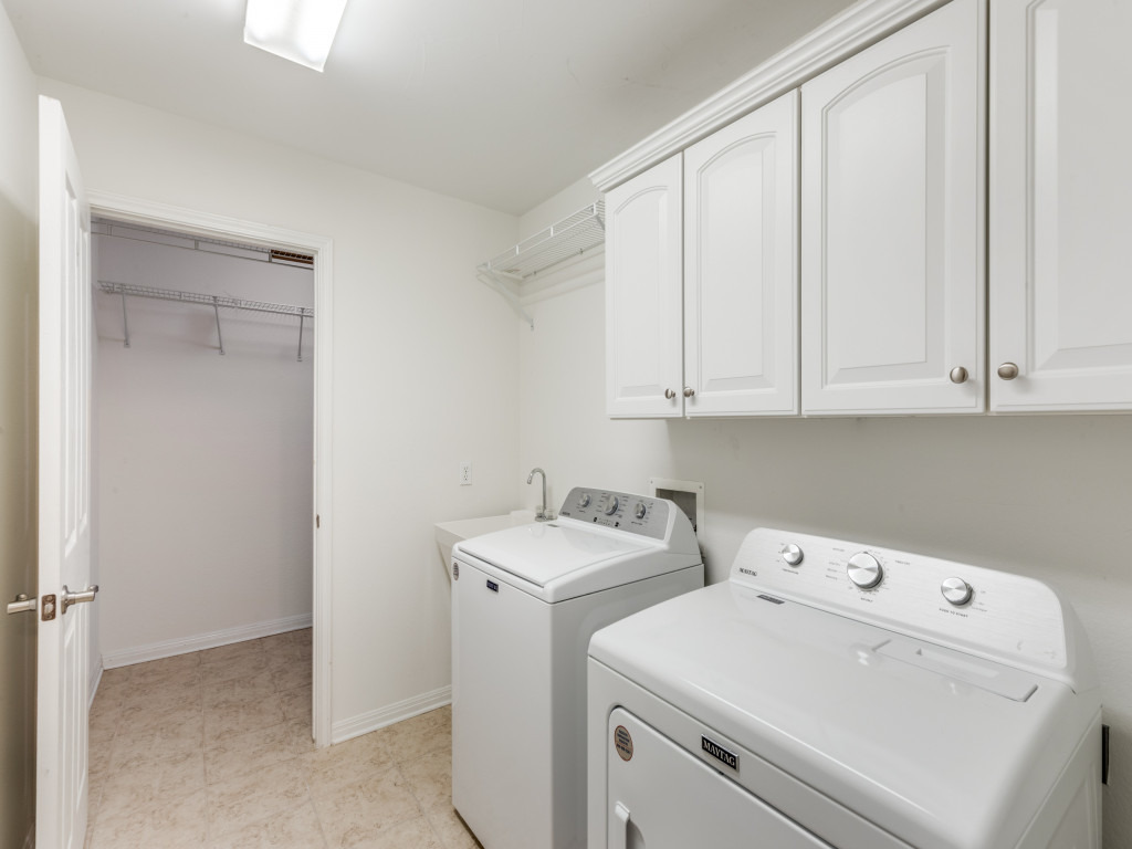 30 Wildwood Drive, Unit 174 Georgetown, TX 78633 - Photo 17 of 34 a utility room with dryer and washer