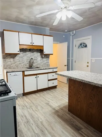 $1,590 | 128 Vincent Avenue, Unit 1, North Providence, RI 02904