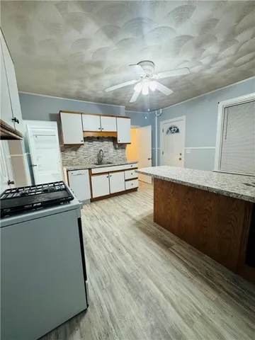 $1,590 | 128 Vincent Avenue, Unit 1, North Providence, RI 02904