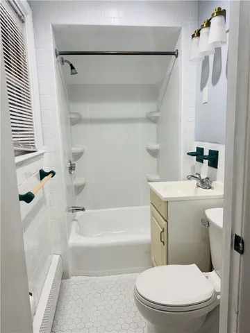 $1,590 | 128 Vincent Avenue, Unit 1, North Providence, RI 02904