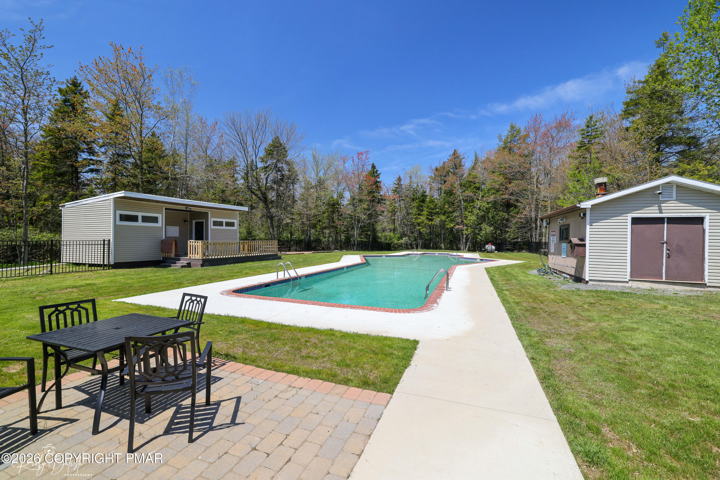 2137 Freedom Way Pocono Summit, PA 18346 - Photo 49 of 71 50-RBPH1151