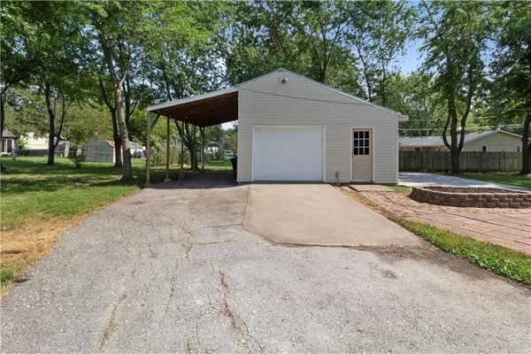 $249,950 | 905 West 5th Street, Edgerton, KS 66021