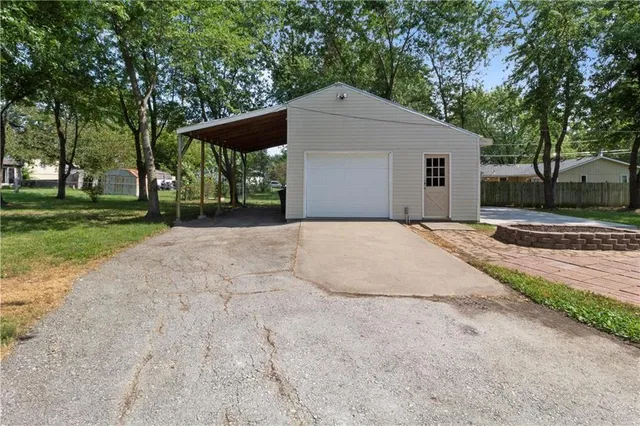 $249,950 | 905 West 5th Street, Edgerton, KS 66021