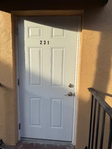 $2,100 | 6043 10th Avenue North, Unit 231, Greenacres, FL 33463