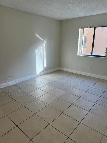 $2,100 | 6043 10th Avenue North, Unit 231, Greenacres, FL 33463