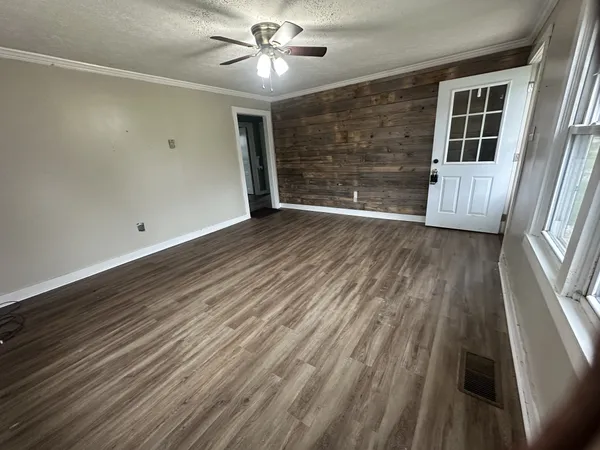 $134,900 | 105 Bowden Street, Russellville, KY 42276