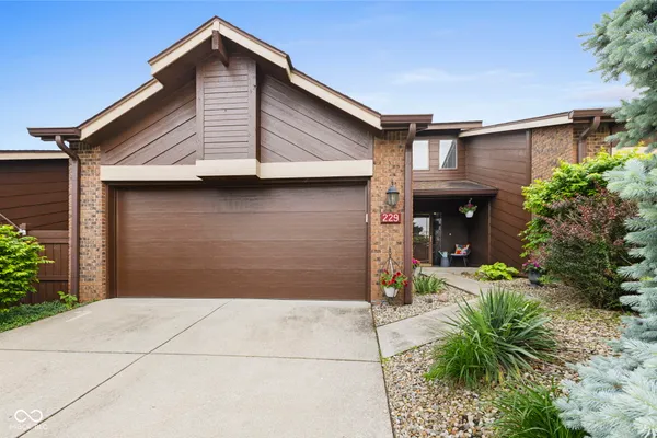 $310,000 | 229 Brighton Court, Greenwood, IN 46143
