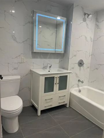 $439,000 | 52-16 Roosevelt Avenue, Unit 3A | Woodside