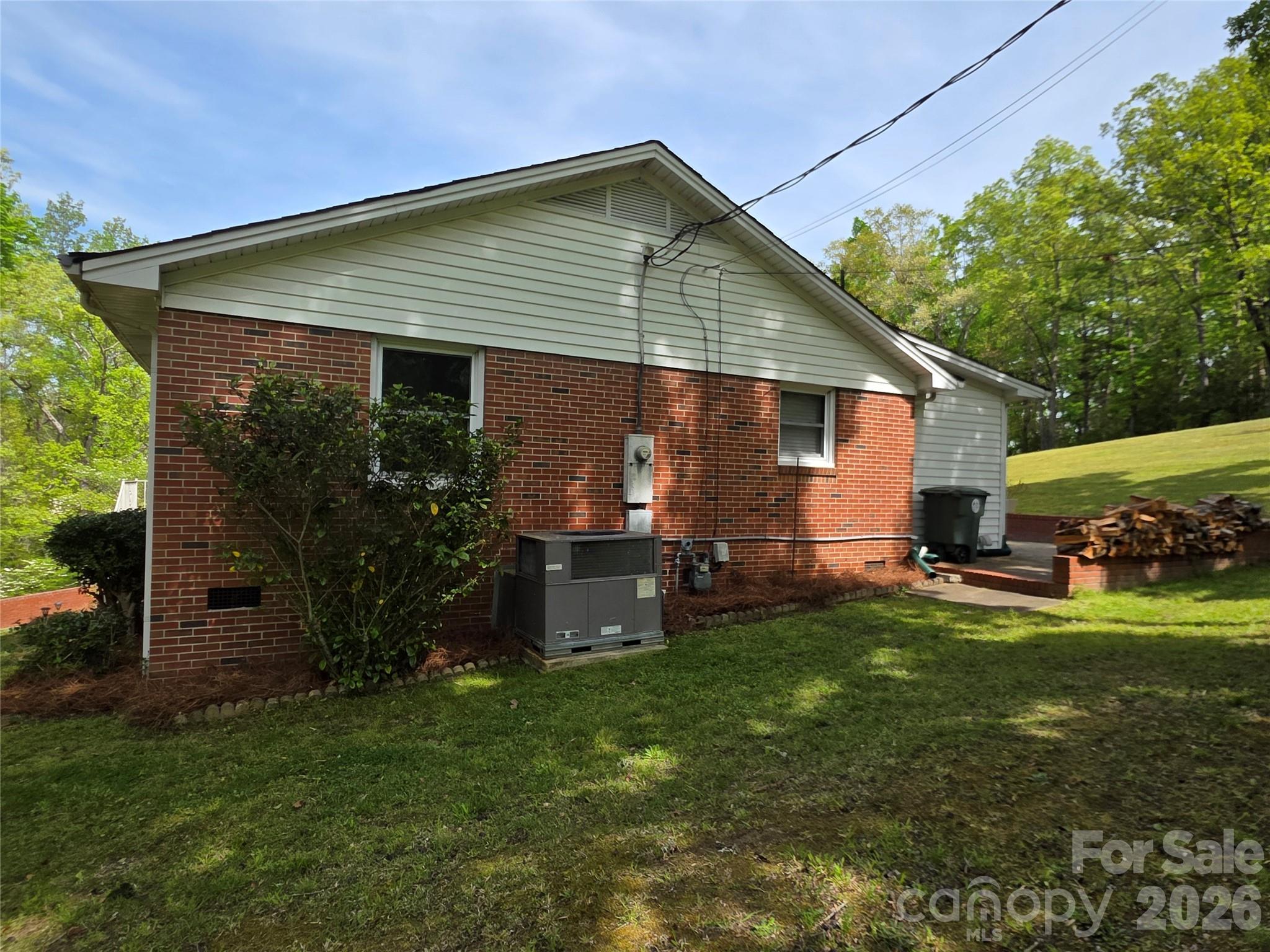 110 Crestwood Drive Chester, SC 29706 - Photo 4 of 22