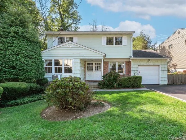 $1,188,000 | 7 Locust Street, Glen Head, NY 11545
