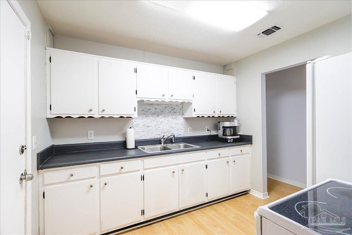 1551 Sunny Ridge Lane Cantonment, FL 32533 - Photo 13 of 40