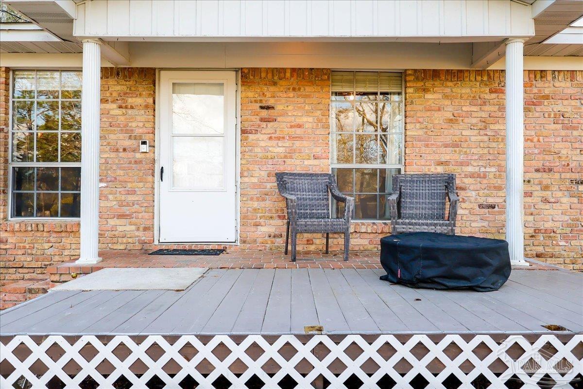 1551 Sunny Ridge Lane Cantonment, FL 32533 - Photo 3 of 40