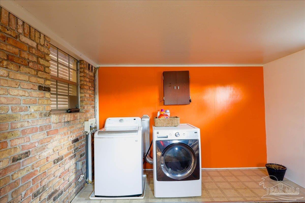 1551 Sunny Ridge Lane Cantonment, FL 32533 - Photo 33 of 40