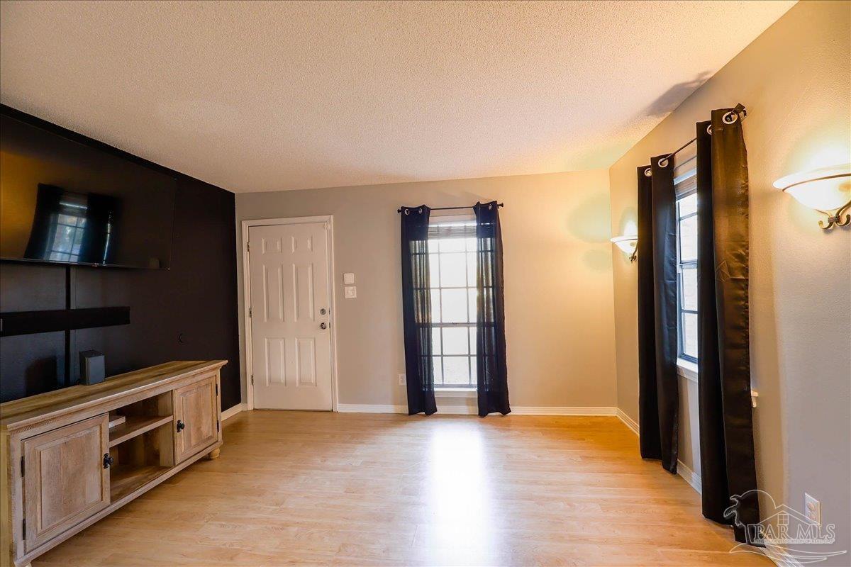 1551 Sunny Ridge Lane Cantonment, FL 32533 - Photo 7 of 40