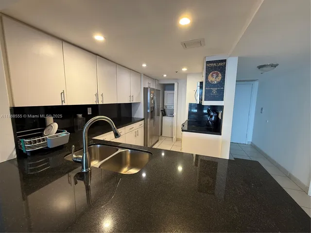 $2,950 | 1717 North Bayshore Drive, Unit A1639, Miami, FL 33132