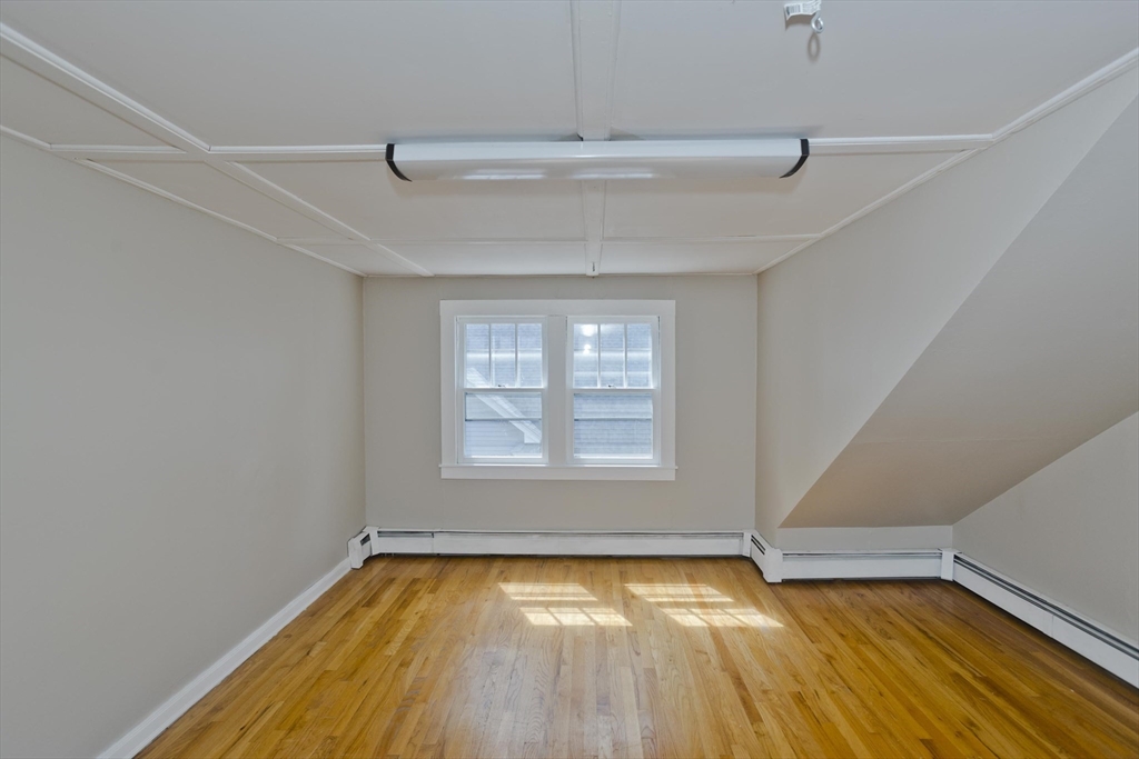 121 Dorset Street Springfield, MA 01108 - Photo 18 of 40