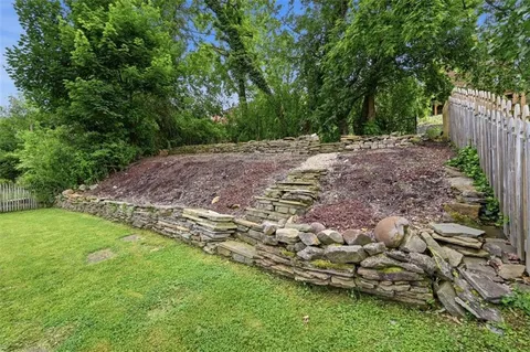 $275,000 | 728 Vallevista Avenue, Pittsburgh, PA 15234