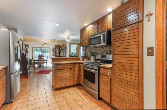 $414,000 | 9354 County Rd KK, Amherst Junction, WI 54407