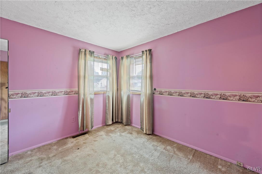 1334 Ridge Trail Easton, PA 18040 - Photo 16 of 38 Gallery Image 16