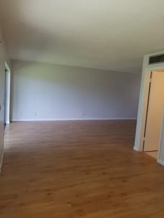 $1,400 | 2601 Boundbrook Boulevard, Unit 104, Palm Springs, FL 33406