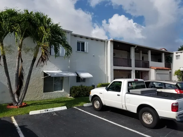 $1,400 | 2601 Boundbrook Boulevard, Unit 104, Palm Springs, FL 33406