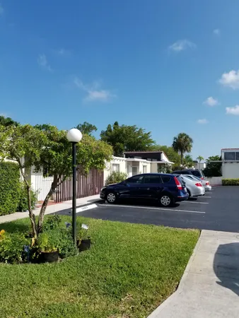 $1,400 | 2601 Boundbrook Boulevard, Unit 104, Palm Springs, FL 33406