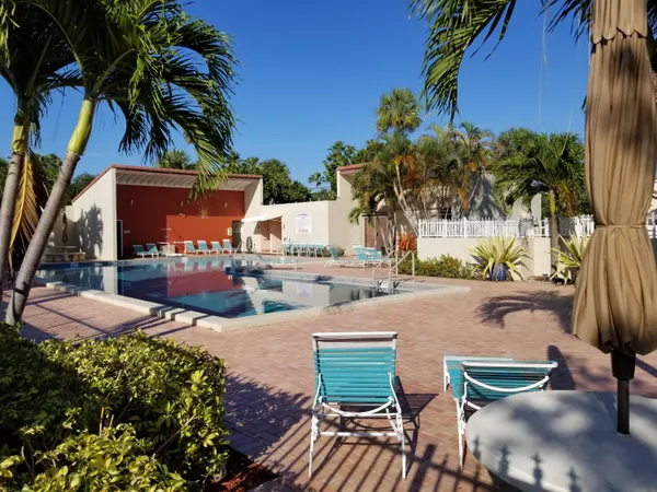 $1,400 | 2601 Boundbrook Boulevard, Unit 104, Palm Springs, FL 33406