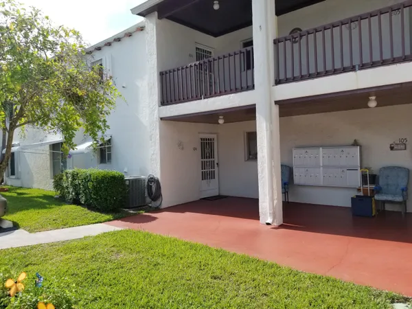 $1,400 | 2601 Boundbrook Boulevard, Unit 104, Palm Springs, FL 33406